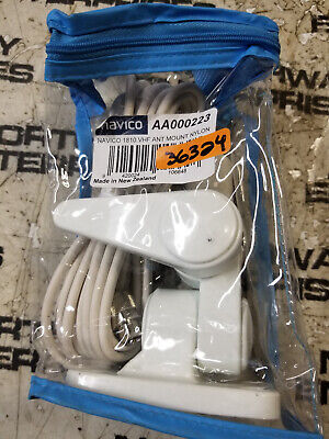Nylon quick-fit antenna mount